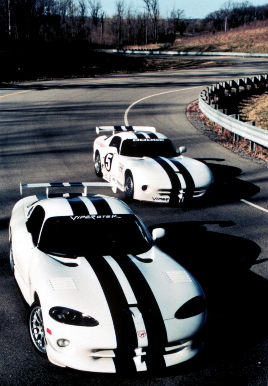  Dodge Viper GTS-R 1998 года  (фото 3 из 35)